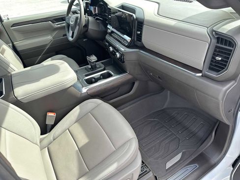 Used 2024 GMC Sierra 1500 SLT w/ SLT Premium Plus Package image 30