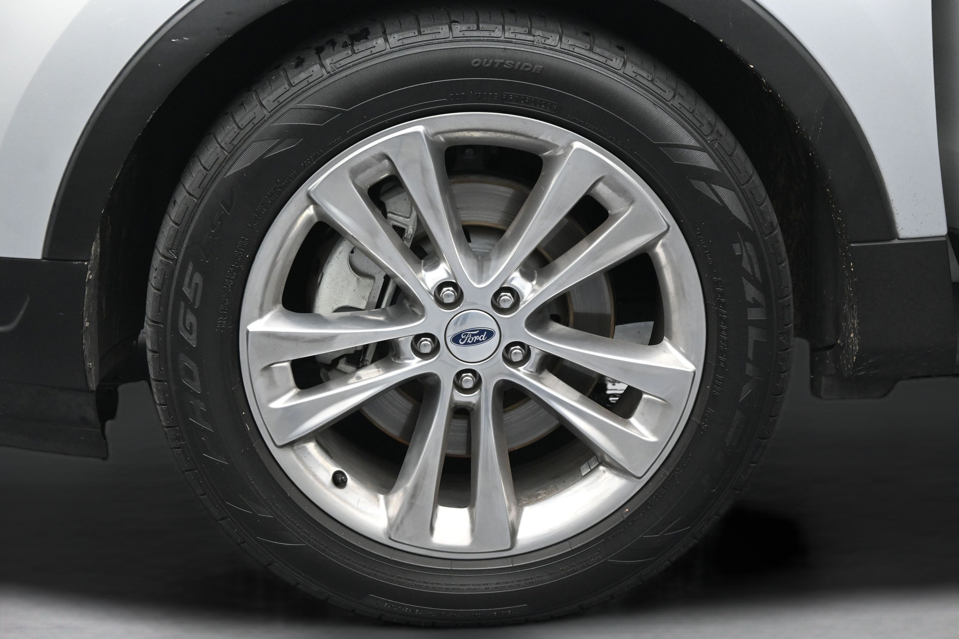 Used 2019 Ford Explorer XLT w/ Equipment Group 202A FWD image 10