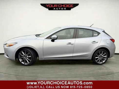 Used 2018 MAZDA MAZDA3 Touring FWD image 2