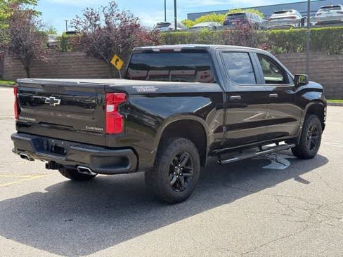 Used 2022 Chevrolet Silverado 1500 Custom Trail Boss w/ Safety Confidence Package AWD/4WD image 4