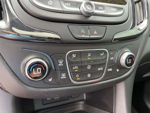 Used 2022 Chevrolet Equinox RS w/ RS Leather Package FWD image 22