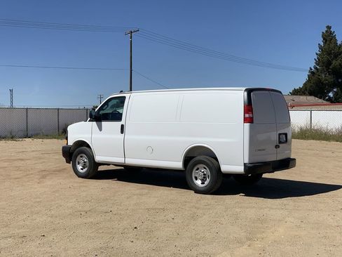 New 2026 Chevrolet Express 2500 w/ Driver Convenience Package image 6