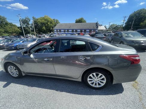 Used 2017 Nissan Altima 2.5 S w/ Power Driver Seat Package FWD image 8