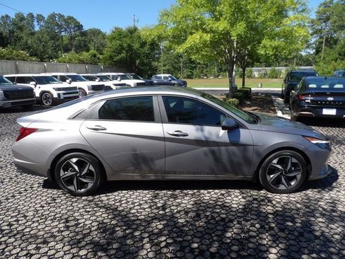 Certified 2023 Hyundai Elantra SEL w/ Convenience Package FWD image 6