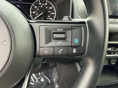 Used 2023 Nissan Rogue SV image 35