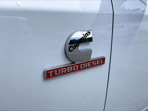 Used 2024 RAM 2500 Tradesman w/ Chrome Appearance Group AWD/4WD image 10