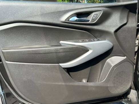 Used 2024 Chevrolet Trax LS w/ LS Convenience Package image 12