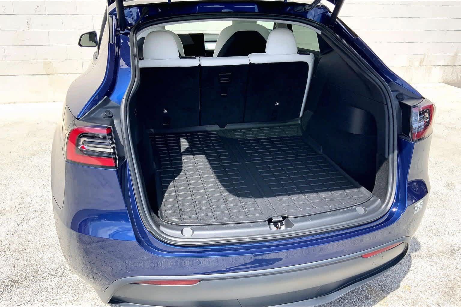 Used 2023 Tesla Model Y Long Range AWD/4WD image 18