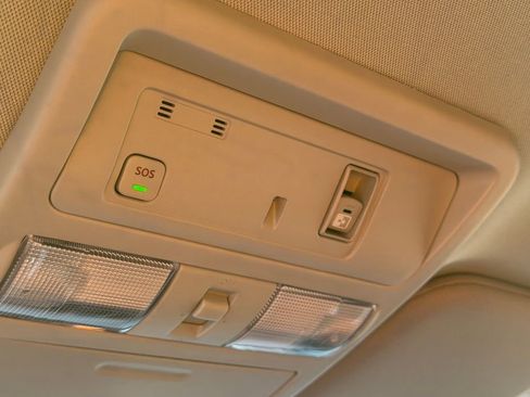 Used 2024 Nissan Titan SV w/ SV Convenience Package image 40