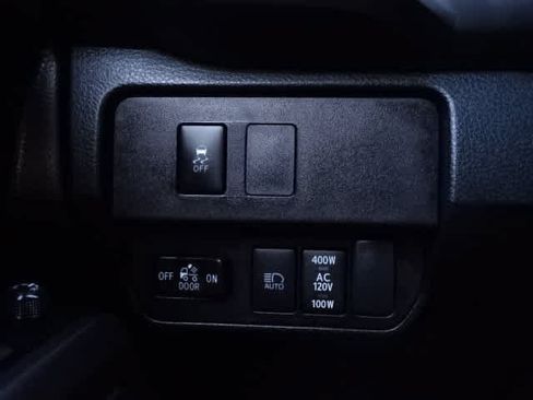 Certified 2023 Toyota Tacoma TRD Off-Road AWD/4WD image 38