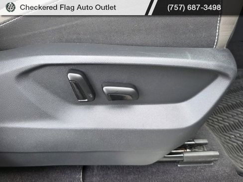 Used 2021 Volkswagen Atlas Cross Sport SEL Premium image 49