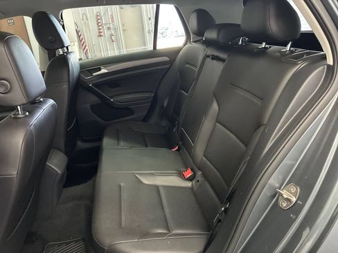 Used 2020 Volkswagen Golf 4-Door FWD image 17