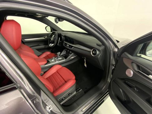 New 2025 Alfa Romeo Stelvio Sprint image 35