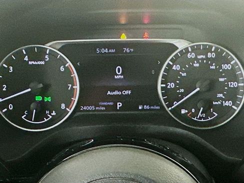 Used 2023 Nissan Rogue SV FWD image 2