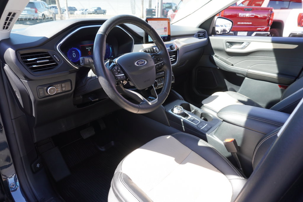 Used 2022 Ford Escape Titanium w/ Titanium Elite Package AWD/4WD image 20