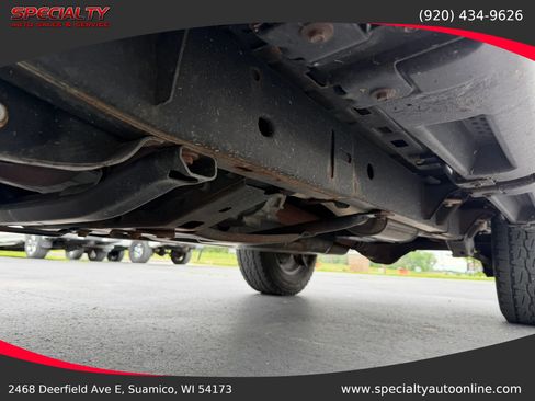 Used 2018 Jeep Wrangler Unlimited Sahara AWD/4WD image 32