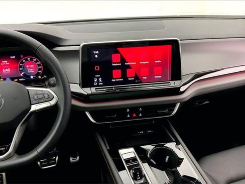 Certified 2025 Volkswagen Atlas Peak Edition SE image 6