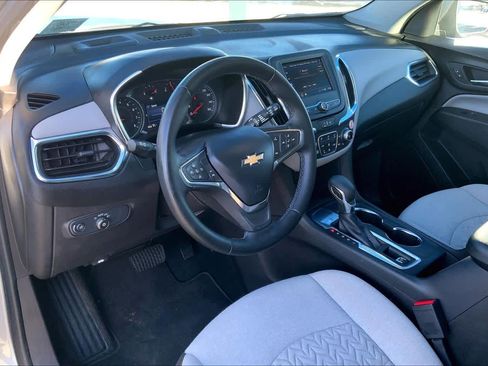 Used 2024 Chevrolet Equinox LT image 18