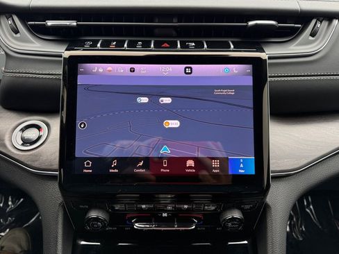 New 2025 Jeep Grand Cherokee Overland w/ Adv Protech Group III image 22