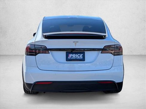 Used 2023 Tesla Model X image 7