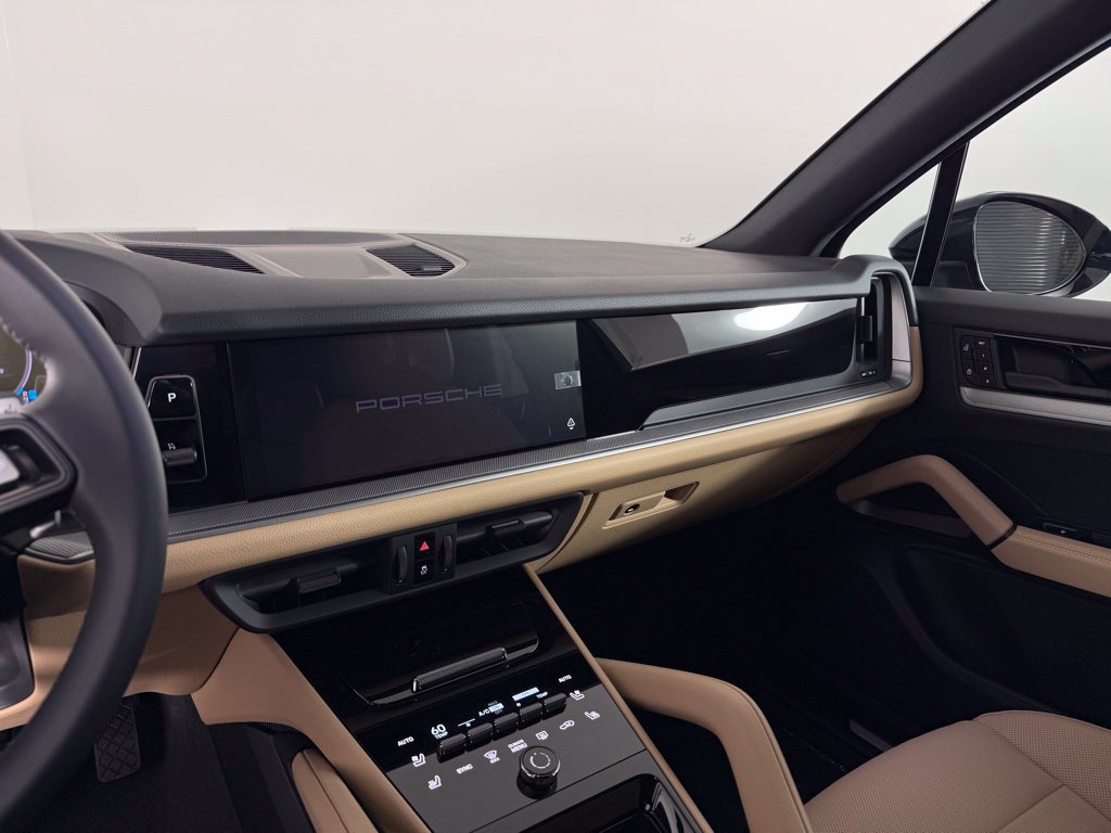 Certified 2026 Porsche Cayenne AWD/4WD image 23