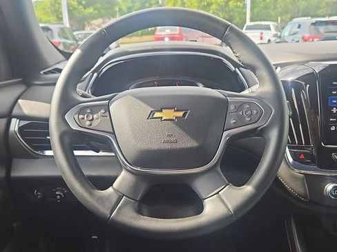 Used 2023 Chevrolet Traverse LT FWD image 15