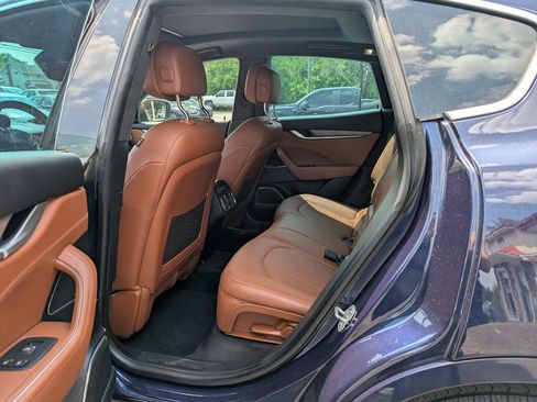 Used 2019 Maserati Levante image 9