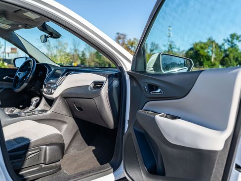 Used 2024 Chevrolet Equinox LT image 11