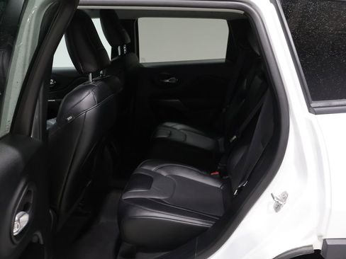 Used 2022 Jeep Cherokee Latitude Lux AWD/4WD image 17