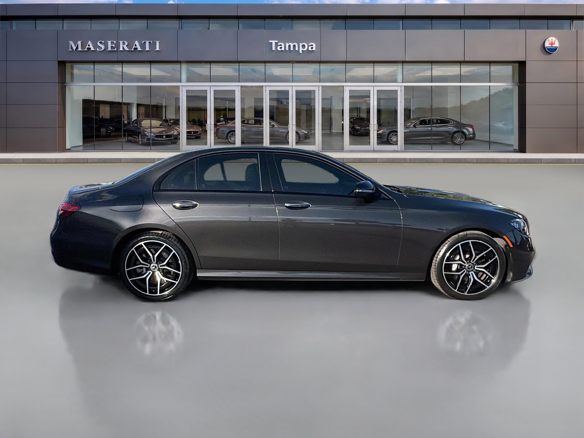 Used 2021 Mercedes-Benz E 450 4MATIC Sedan image 2