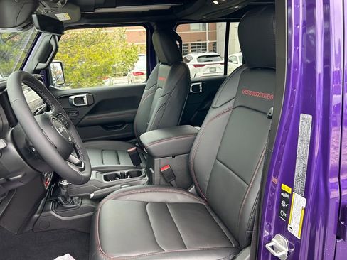 Certified 2026 Jeep Wrangler Unlimited Rubicon image 19
