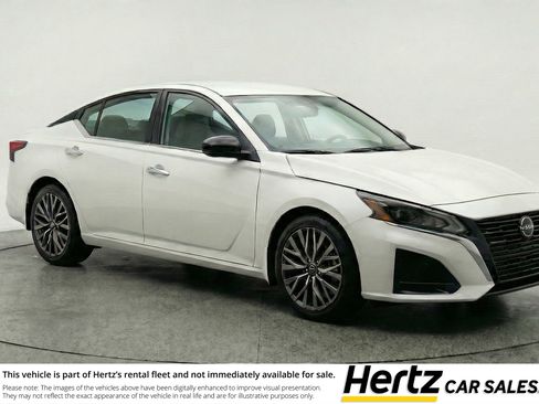 Used 2025 Nissan Altima 2.5 SV FWD image 1