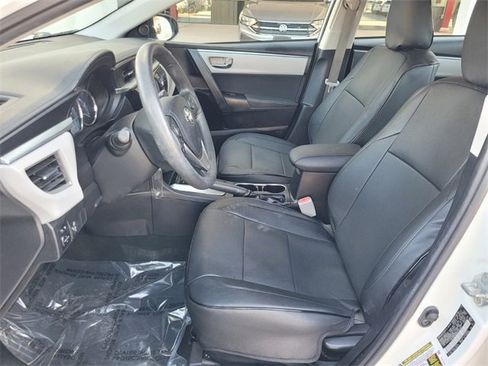 Used 2015 Toyota Corolla LE image 3