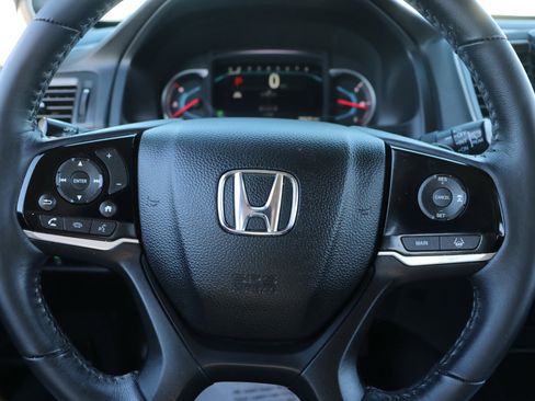 Used 2022 Honda Pilot Touring image 17