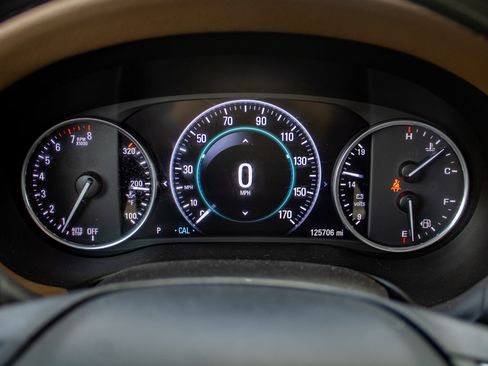 Used 2018 Buick Enclave Avenir w/ Avenir Technology Package image 34