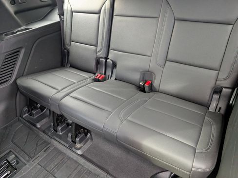 Used 2023 Chevrolet Tahoe Z71 w/ Z71 Off-Road Package image 32