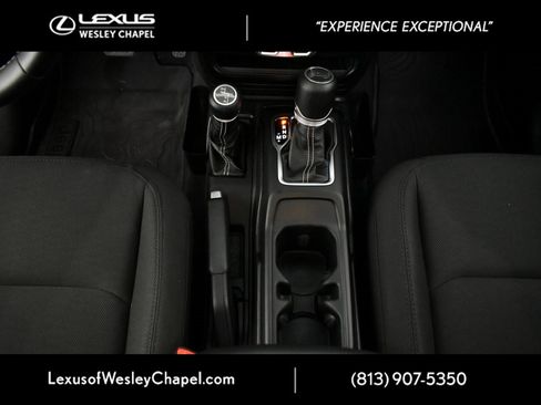 Used 2020 Jeep Wrangler Unlimited Sahara image 27