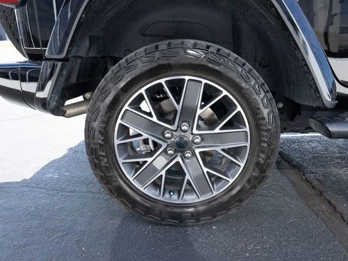 Used 2024 Jeep Wrangler High Altitude AWD/4WD image 35