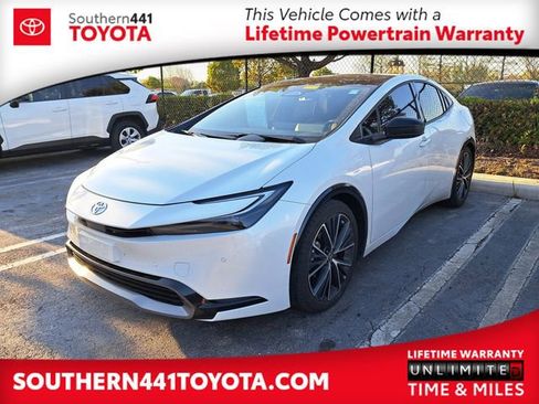 Used 2025 Toyota Prius Limited image 1