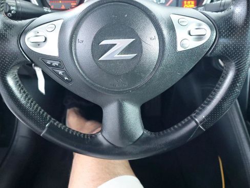 Used 2017 Nissan 370Z Coupe RWD image 19