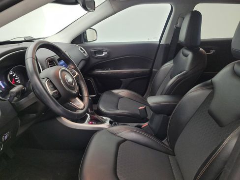Used 2018 Jeep Compass Latitude w/ Popular Equipment Group FWD image 17