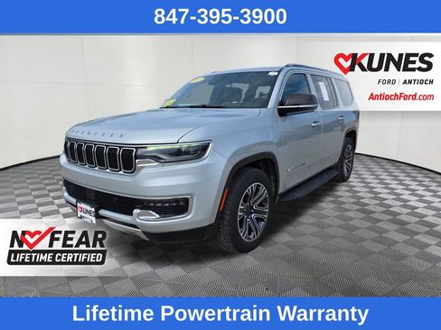 Used 2024 Jeep Wagoneer Series II w/ Flexible Seating Group AWD/4WD image 3