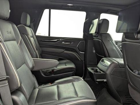 Used 2023 Cadillac Escalade Sport AWD/4WD image 21
