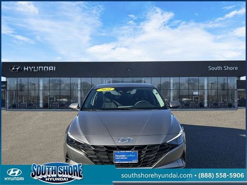 Certified 2021 Hyundai Elantra SE image 2