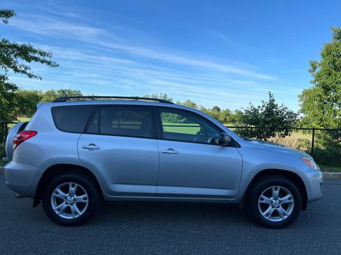 Used 2012 Toyota RAV4 4WD w/ Upgrade Value Pkg image 4