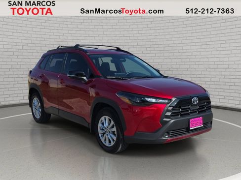 Used 2026 Toyota Corolla Cross LE FWD image 3