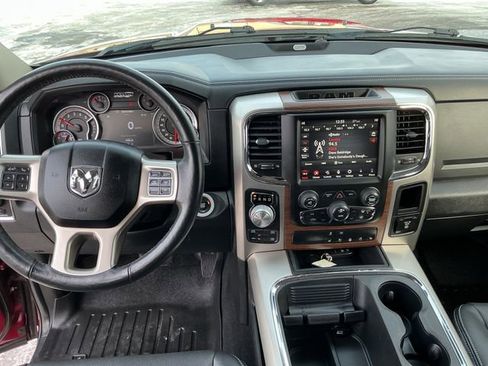 Used 2018 RAM 1500 Laramie w/ Convenience Group AWD/4WD image 30