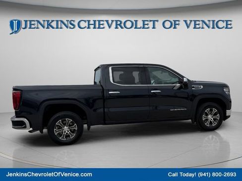 Certified 2025 GMC Sierra 1500 SLT RWD image 4