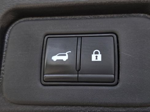 Used 2023 Nissan Rogue SV w/ SV Premium B Package FWD image 11