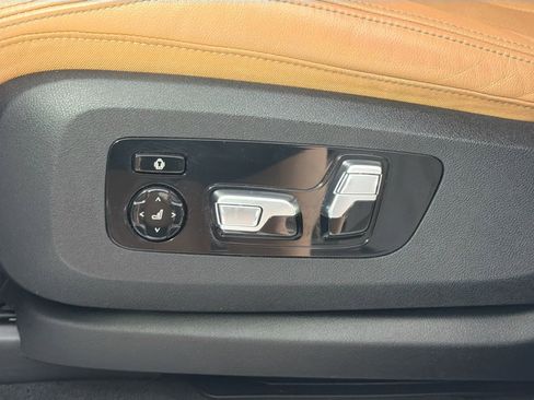 Used 2021 BMW X7 M50i image 20